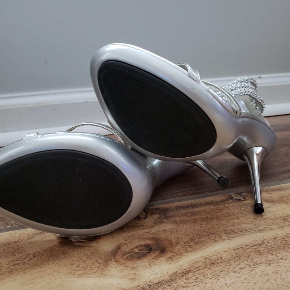 Shoes - Picture 3 of 4